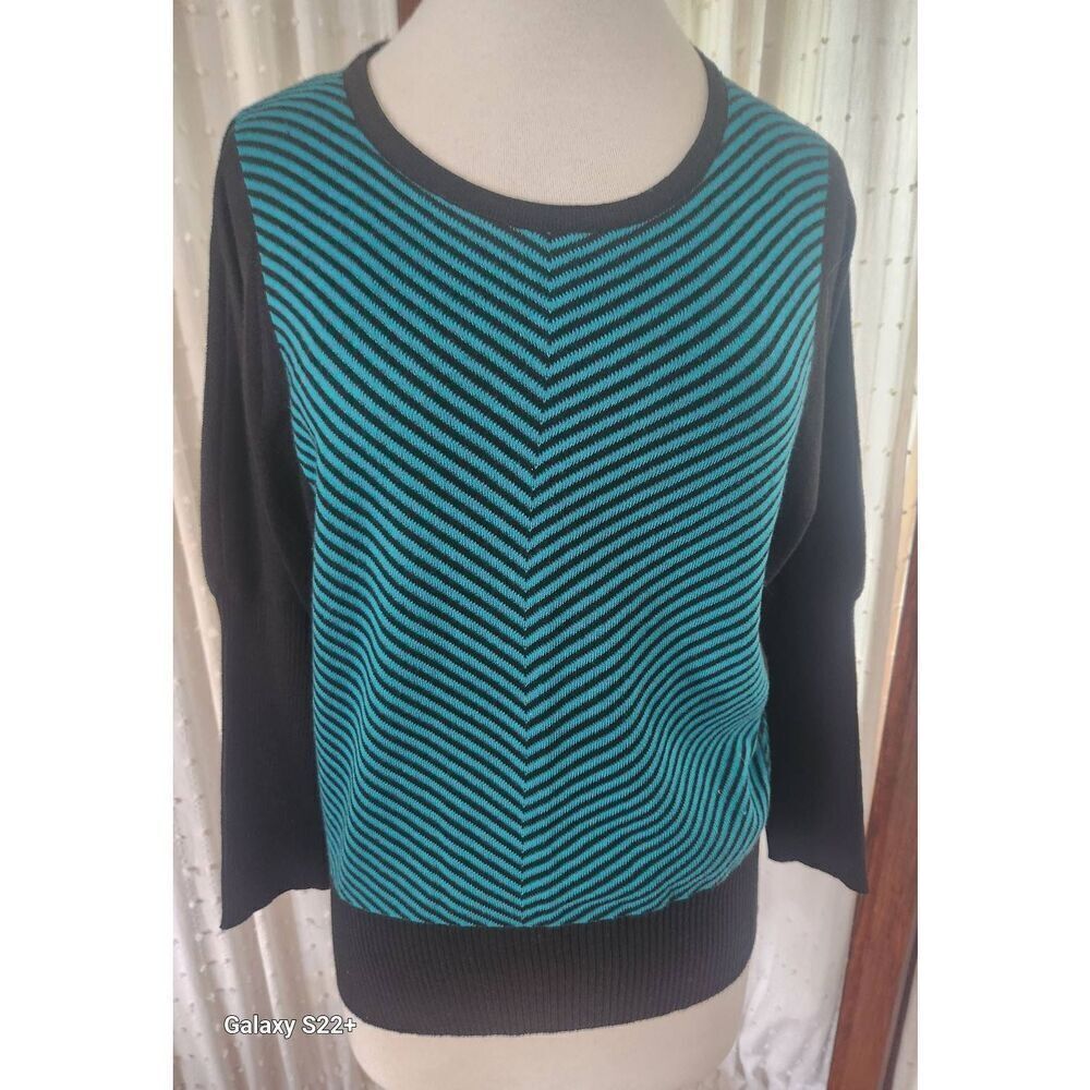 S22 Jon & Anna green/black striped sweater black sleeves & slimming sides Sz XL